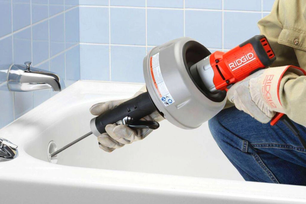 Astuce débouchage canalisation salle de bain
