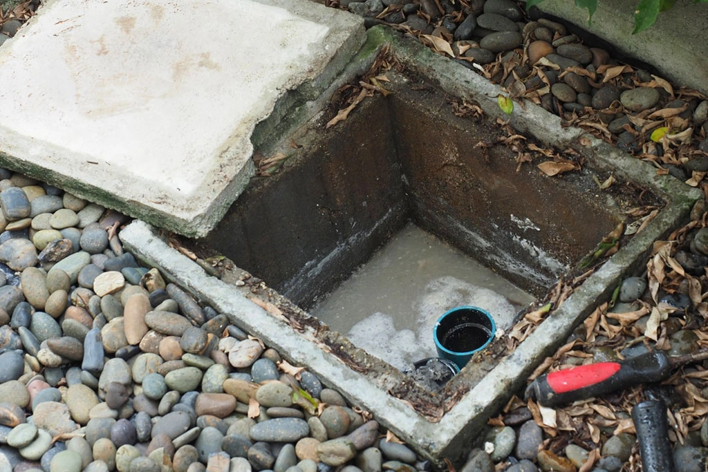 Gestion-des-eaux-grises-et-noires-selon-les-règles-d’assainissement.
