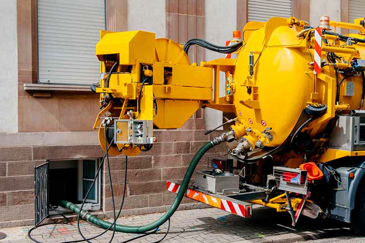 Vidange complète avec extraction de boue et de graisse
